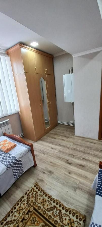 Dream House & Hostel Севан Екстериор снимка