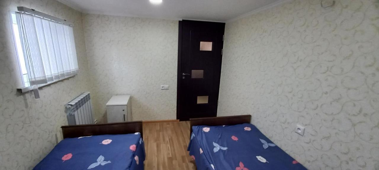Dream House & Hostel Севан Екстериор снимка