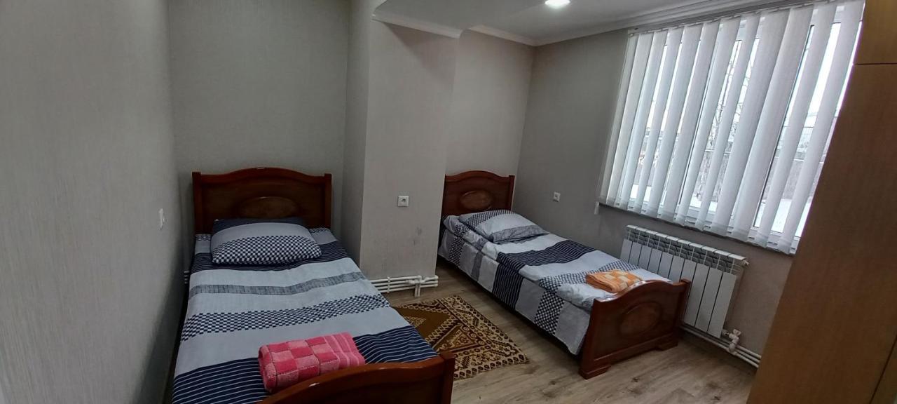 Dream House & Hostel Севан Екстериор снимка