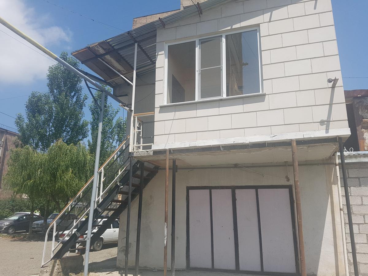 Dream House & Hostel Севан Екстериор снимка